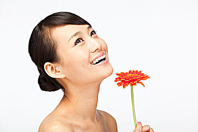 三上悠亚成人电影：从偶像到成人影星,三上悠亚的转型之路引发社会热议-2