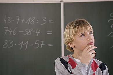 让女生随便诵自己名字的视频,女性诵读名字视频爆红 引发社会对自我认同与性别角色的深刻反思-1
