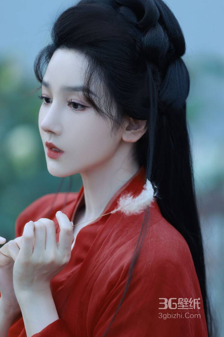 国产熟女一区二区三区五月婷｜网络直播新星五月婷：魅力绽放，行业风向标